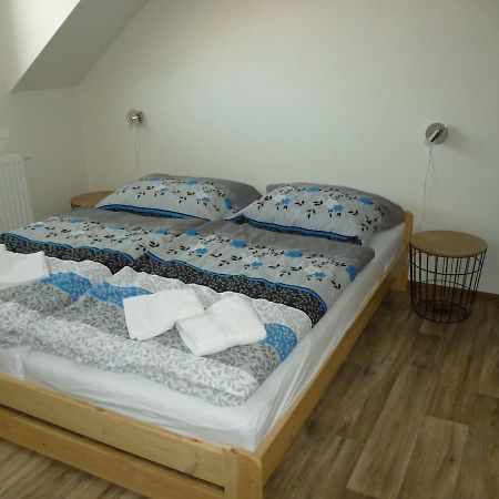 מיקולוב Apartman Relax-Chatka A Apartman מראה חיצוני תמונה